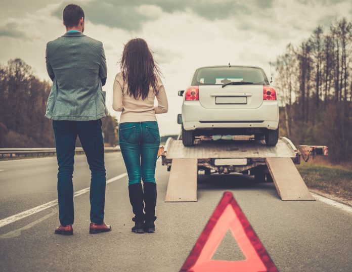 How to pick a trustworthy car towing service