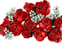 The LEGO® ICONS™ Bouquet of Roses (2)