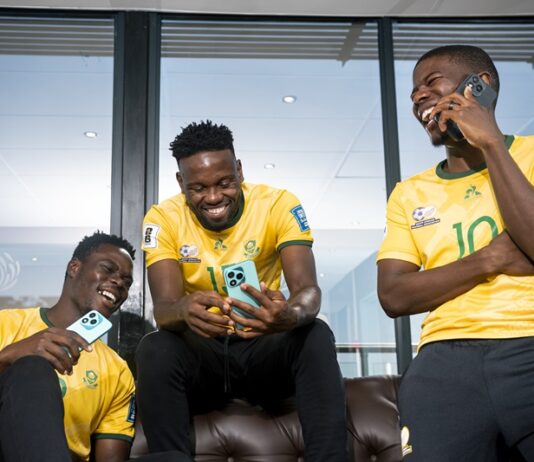 Bafana Bafana Scores on and Off the Pitch with the HONOR 400 Lite