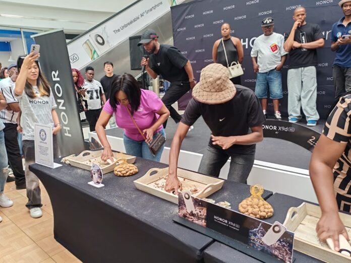 HONOR Turns Menlyn Mall Into an Unbreakable Interactive Experience With Mzansi Stars