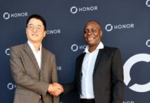 HONOR South Africa partners with young South African innovator Evans Zwane to bring AI and robotics learning to the Northern Cape HONOR Parterns With Evans Zwane